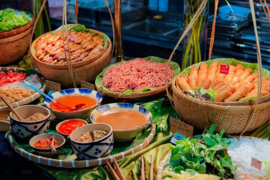 Tiệc Buffet Cuốn Ba Miền 3